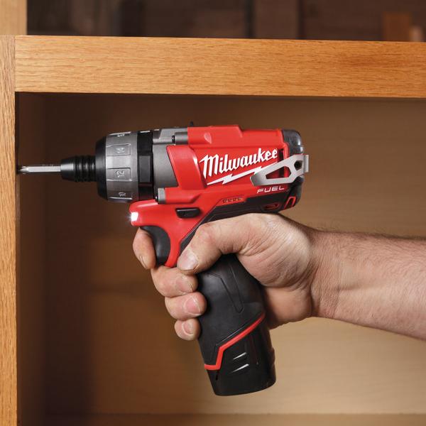 Аккумуляторный безударный шуруповерт, бесщеточный Milwaukee M12 CD-0 FUEL 4933440450