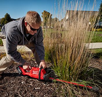 Аккумуляторные ножницы для живой изгороди "Milwaukee" M18 CHT-0 FUEL 4933459346