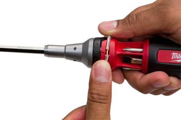 Отвертка Milwaukee  HEX с трещоткой 10 в1