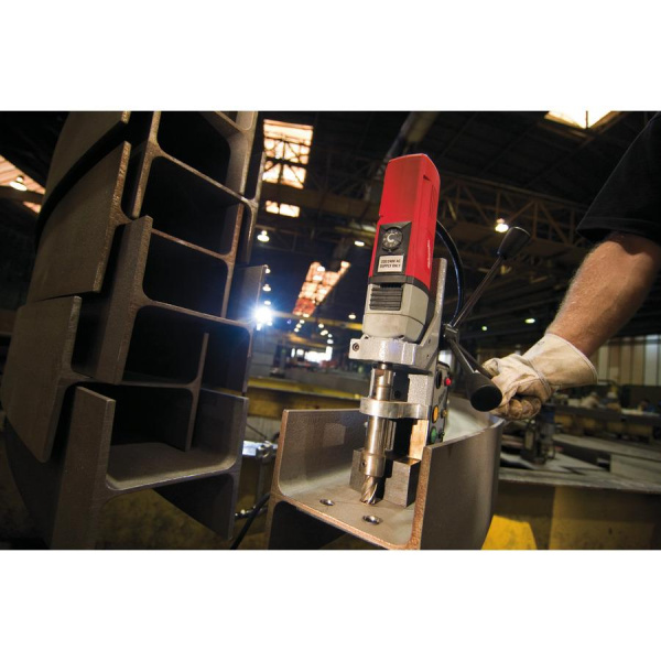 Дрель на магнитной станине Milwaukee MDE 42