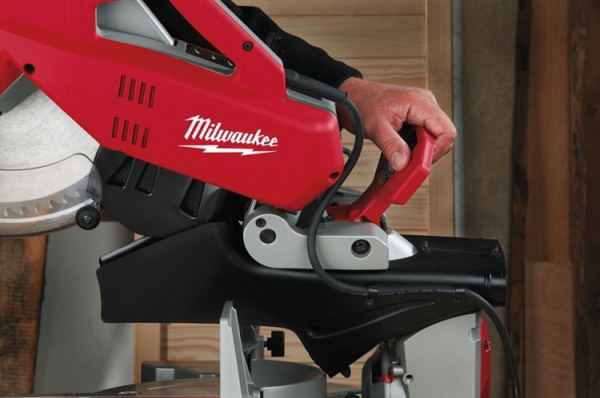 Торцовочная пила Milwaukee MS 304 DB 4933433340