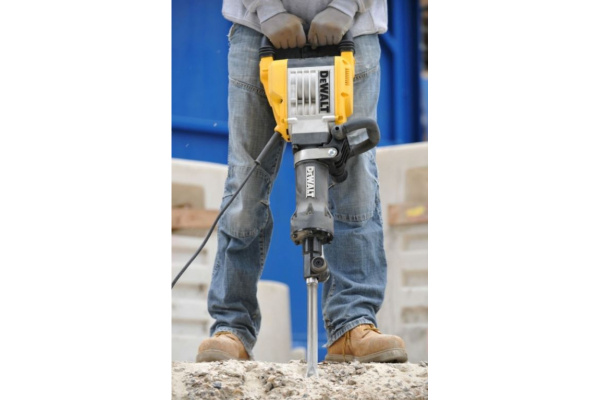 Отбойный молоток DeWalt D25961К в Уфе