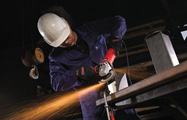 Угловая шлифмашина Milwaukee AGV 17-125 XC/DMS 4933455140