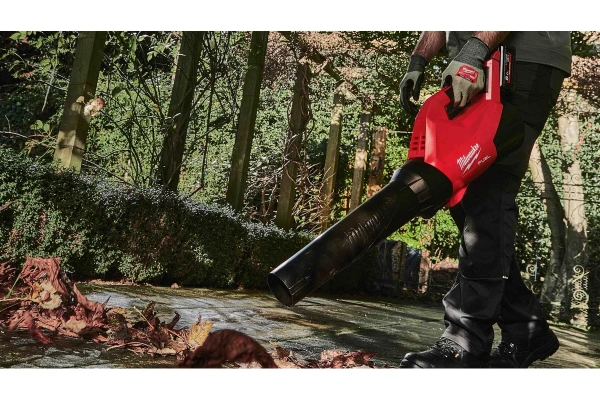 Аккумуляторная воздуходувка Milwaukee M18 FBLG3-0 4933493301