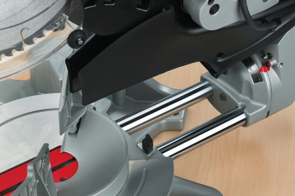 Торцовочная пила Milwaukee MS 304 DB 4933433340