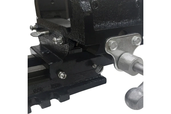 Тиски крестовые BELMASH CV75 RA095A в Екатеринбурге