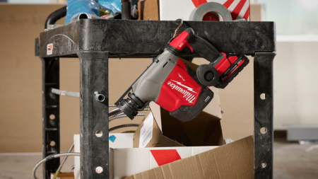 Аккумуляторный перфоратор Milwaukee M18 FHAFOH16-302X с системой пылеудаления  4933493533
