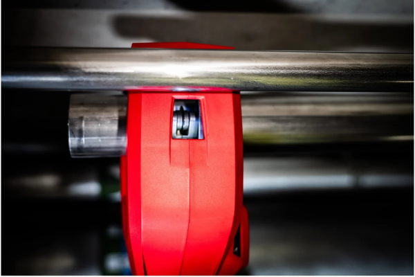 Аккумуляторный труборез Milwaukee по нержавеющей стали M12 PCSS54-0 4933498374