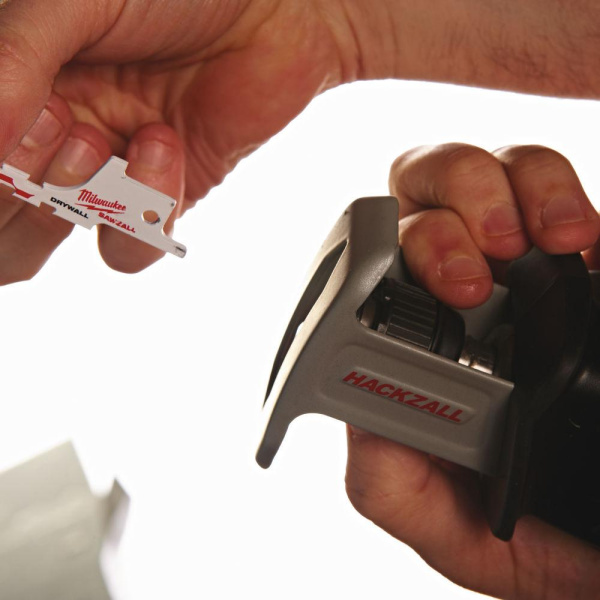 Аккумуляторная сабельная пила Milwaukee C12 HZ-0 4933411925