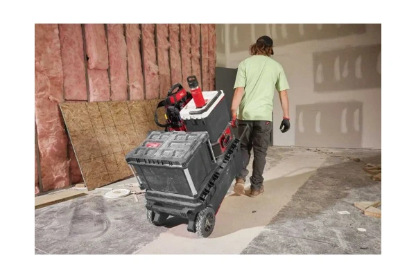 Термос красный MILWAUKEE PACKOUT CHUG LID 710 мл  4932493465