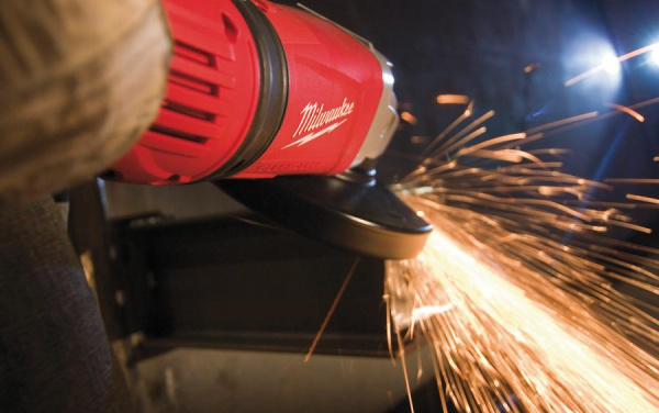 Угловая шлифмашина Milwaukee AGVM 24-230 GEX /DMS 4933402475