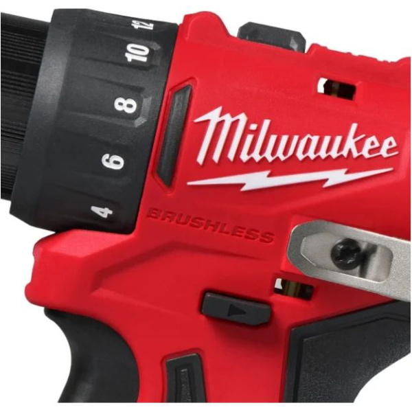 Аккумуляторная дрель шуруповерт Milwaukee M12 BLDDRC-0 4933499683
